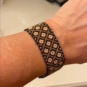 Beaded flat bracelet